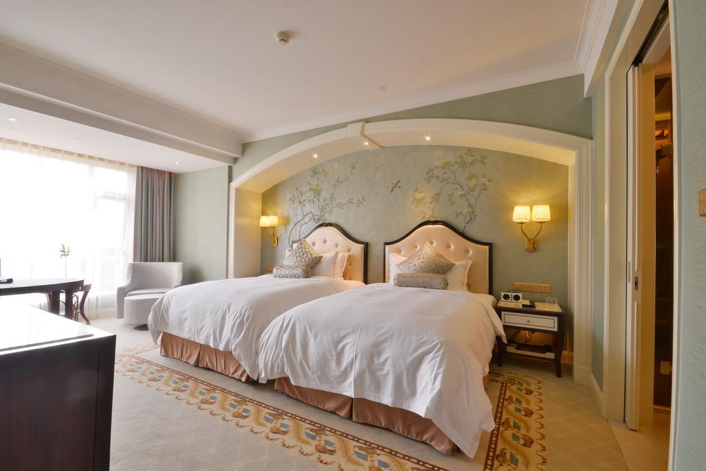 Urban Island Hotel Shanghai Room photo